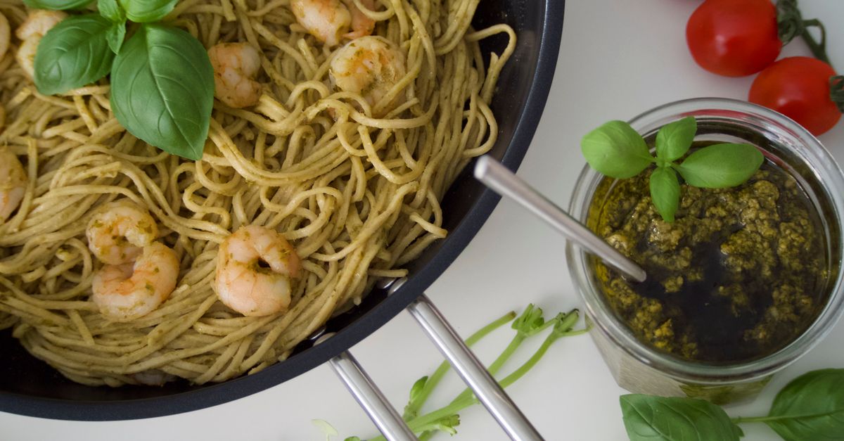 Accueil 9 découvrez une savoureuse salade de pâtes aux crevettes, fraîche et facile à préparer, idéale pour un repas léger ou un pique-nique.