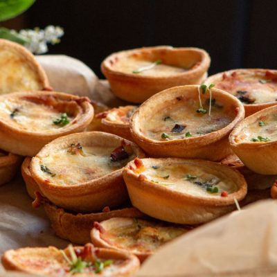 découvrez notre délicieuse quiche butternut et fromage de chèvre, une recette savoureuse alliant douceur de la courge et onctuosité du fromage, parfaite pour un repas gourmand et facile à préparer.
