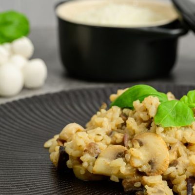 découvrez notre recette simple et délicieuse de risotto au chou-fleur, une alternative saine et savoureuse au risotto traditionnel, parfaite pour un repas léger et gourmand.
