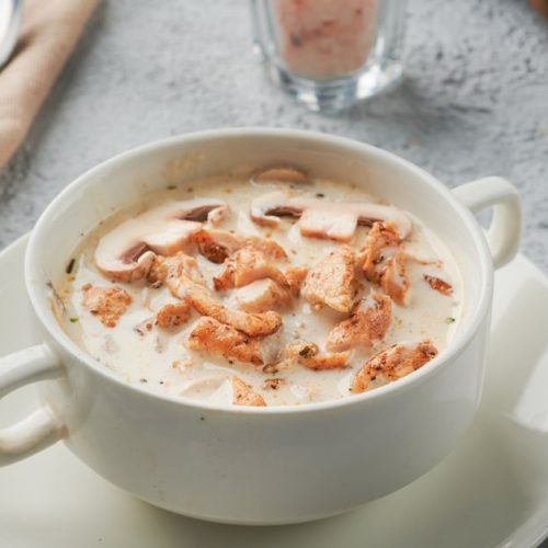 Gratin de gnocchi au poulet et aux champignons, une recette crémeuse et facile