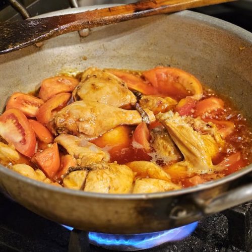 Cuisses de poulet et poivrons en cocotte : une recette savoureuse et facile