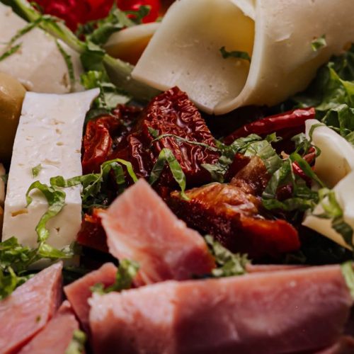 Recette de cake au chorizo, chèvre et tomates séchées