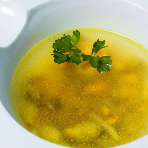 Soupe de lentilles corail au chorizo et épinards : une recette savoureuse et facile