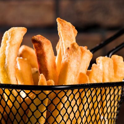 découvrez nos délicieuses frites croustillantes cuites au four, parfaites pour un repas sain et savoureux.