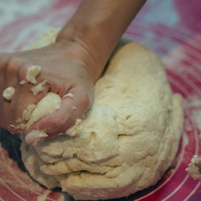 découvrez la pâte magique facile à préparer pour des moments créatifs et amusants en famille.