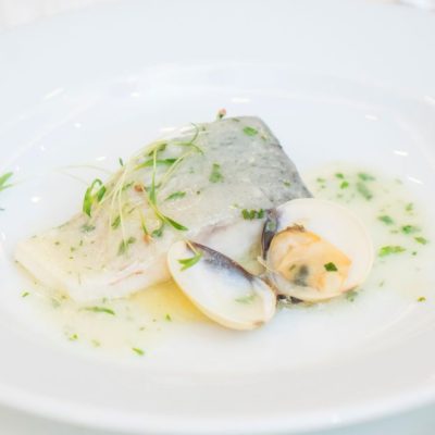 découvrez notre délicieuse recette de blancmange au poisson, une douceur légère et savoureuse alliant saveurs marines et texture fondante.