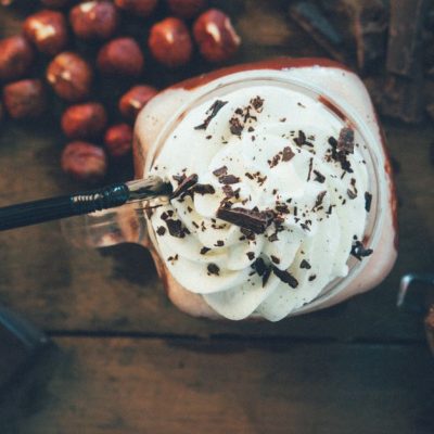 barres maison aux flocons d’avoine, banane, noisette et chocolat : une collation saine, gourmande et facile à préparer.