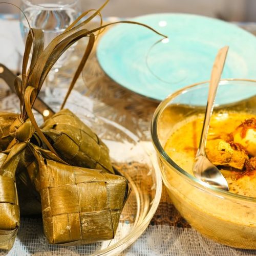 Quiche légère au poulet, courgette, oignon et curry : une recette savoureuse et saine