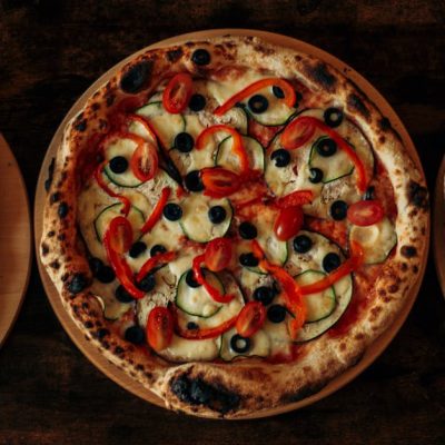 découvrez notre délicieuse pizza à la scarole, un mélange parfait de saveurs fraîches et authentiques pour ravir vos papilles.