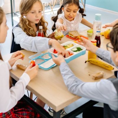 découvrez des idées de collations pour l’école, savoureuses, équilibrées et faciles à préparer pour accompagner les enfants toute la journée.