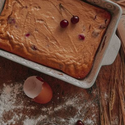 découvrez la recette traditionnelle des madeleines, ces délicieux petits gâteaux moelleux au goût authentique, parfaits pour accompagner votre goûter.