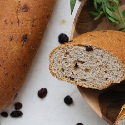 découvrez la tarte aux raisins traditionnelle, une douceur classique française alliant pâte croustillante et raisins juteux pour un dessert irrésistible.