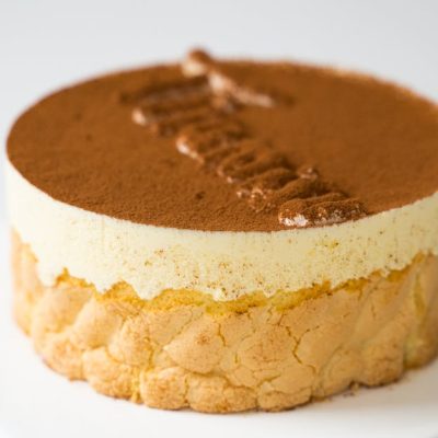 découvrez notre délicieuse recette de tiramisu aux truffes, un dessert gourmand alliant la douceur du mascarpone à la richesse des truffes pour une expérience raffinée.