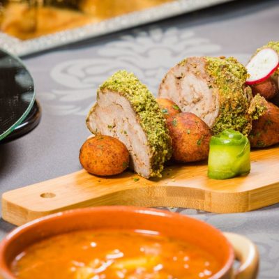découvrez notre recette savoureuse de paupiettes de veau, délicatement farcies et mijotées pour un plat gourmand et raffiné.