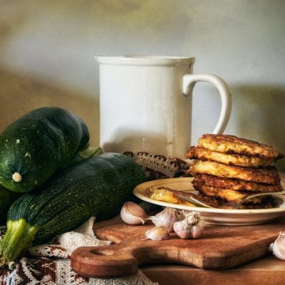 découvrez notre recette de gâteau au parmesan et courgettes, une délicieuse fusion salée parfaite pour un apéritif ou un repas léger.